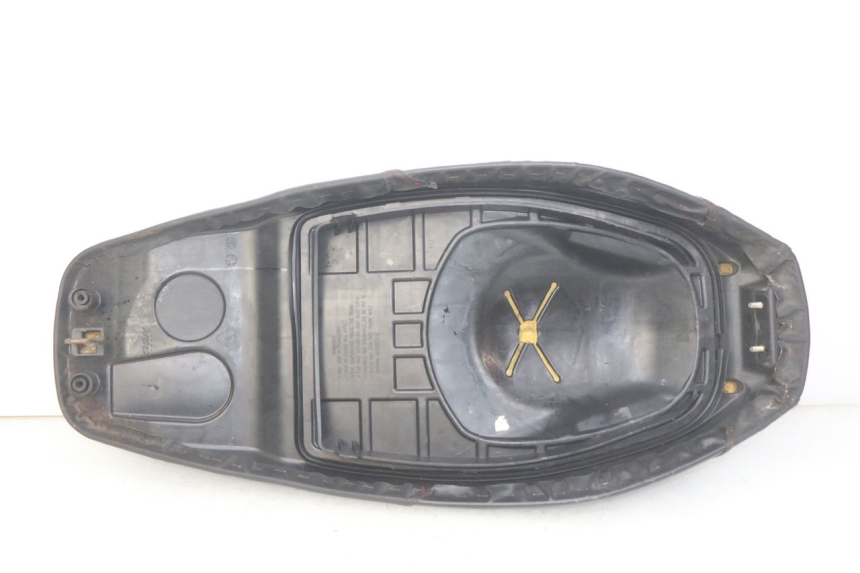 photo de SIEDZENIE SYM CROX 4T 50 (2016 - 2023) - Struktura - zbliżenie