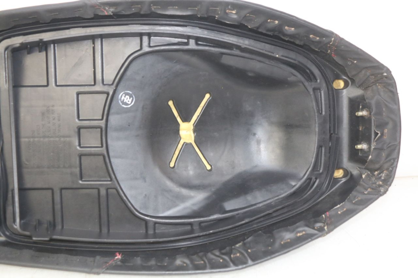 photo de SIEDZENIE SYM CROX 4T 50 (2016 - 2023) - Szczegóły charakterystyczne