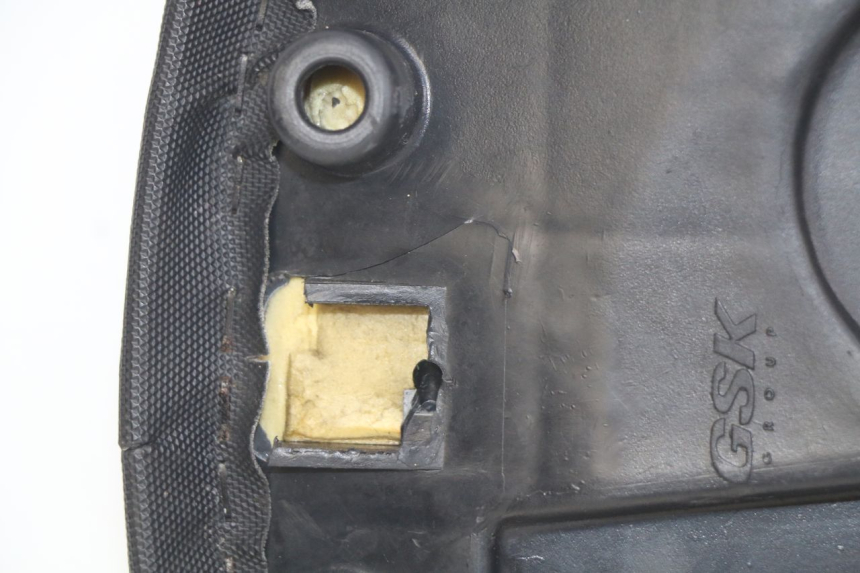 photo de SIEDZENIE SYM CROX 4T 50 (2016 - 2023) - Widok z bliska