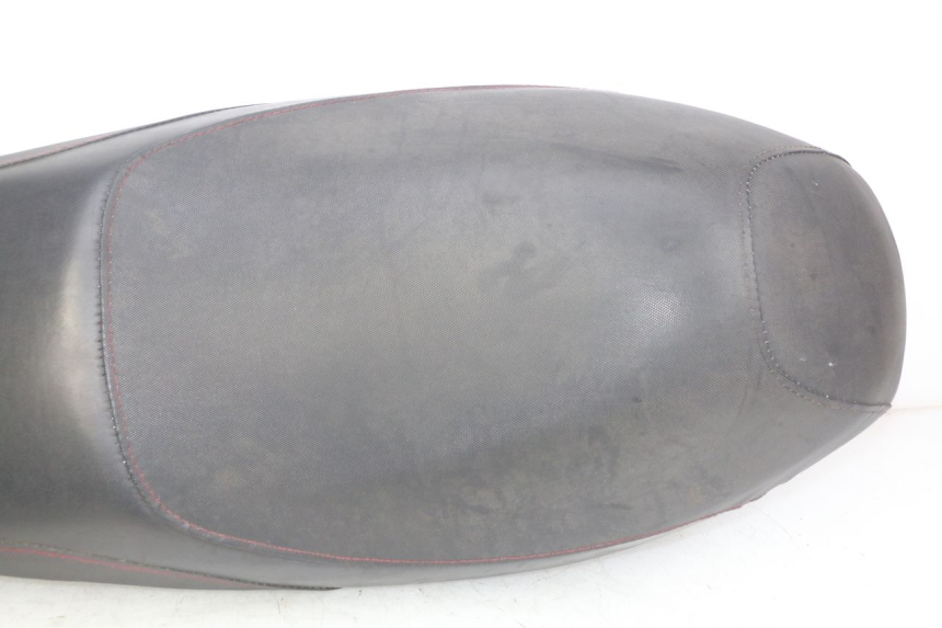 photo de SIEDZENIE SYM CROX 4T 50 (2016 - 2023) - Struktura - zbliżenie