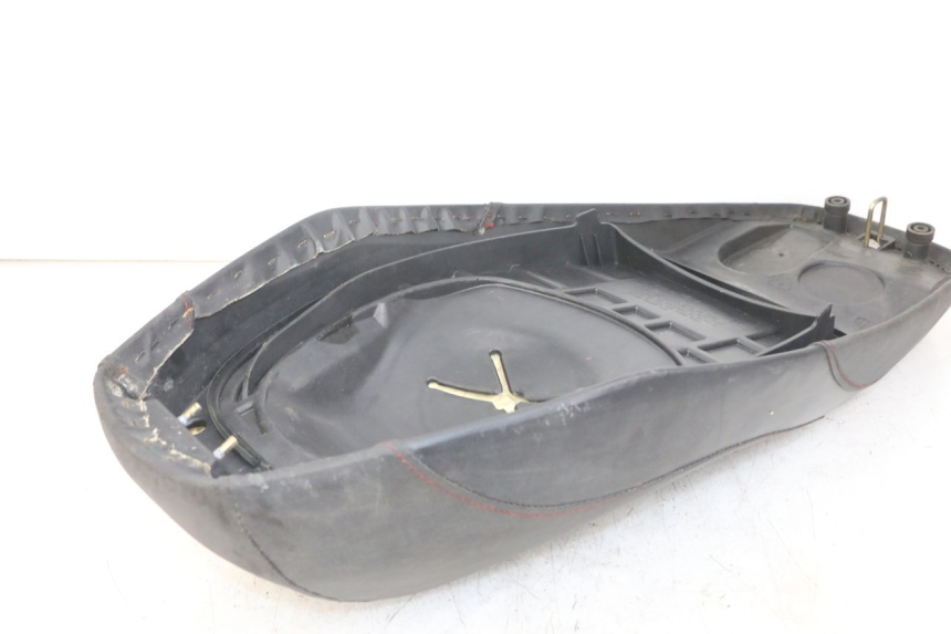 photo de SIEDZENIE SYM CROX 4T 50 (2016 - 2023) - Zbliżenie techniczne