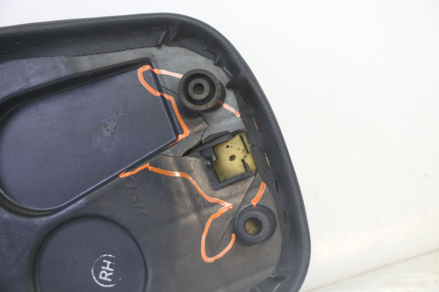 photo de SIEDZENIE SYM CROX 4T 50 (2016 - 2023) - Stan powierzchni