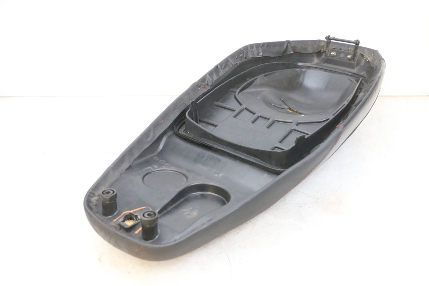 photo de SIEDZENIE SYM CROX 4T 50 (2016 - 2023) - Zbliżenie komponentów