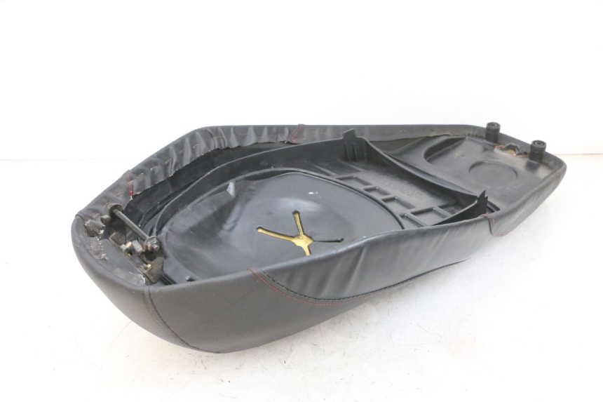 photo de SIEDZENIE SYM CROX 4T 50 (2016 - 2023) - Stan powierzchni