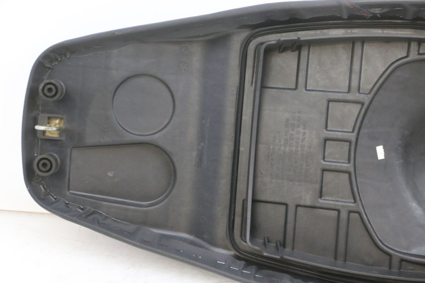 photo de SIEDZENIE SYM CROX 4T 50 (2016 - 2023) - Szczegóły charakterystyczne