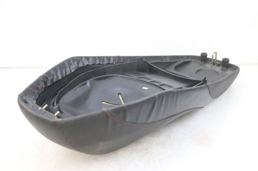 photo de SIEDZENIE SYM CROX 4T 50 (2016 - 2023) - Stan powierzchni