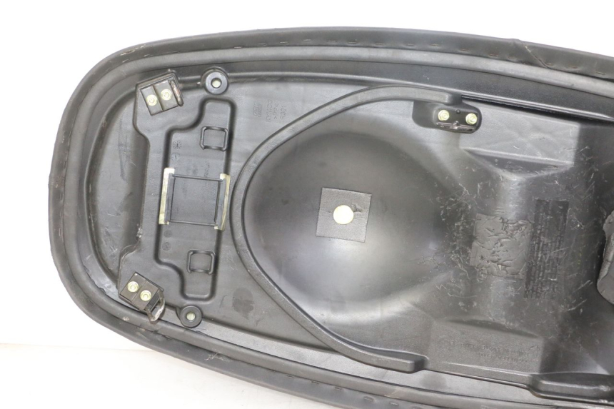 photo de SIEDZENIE KYMCO DINK STREET 125 (2009 - 2014) - Szczegóły charakterystyczne