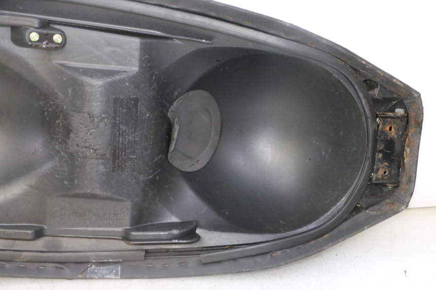 photo de SIEDZENIE KYMCO DINK STREET 125 (2009 - 2014) - Zbliżenie komponentów