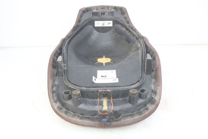 photo de SIEDZENIE PEUGEOT DJANGO 4T 50 (2014 - 2019) - Stan powierzchni