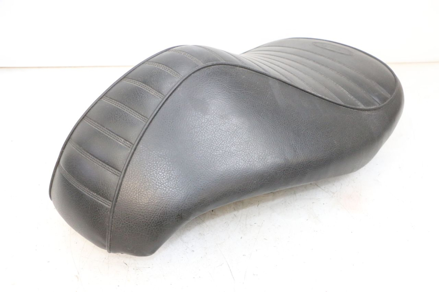 photo de SIEDZENIE PEUGEOT DJANGO 4T 50 (2014 - 2019) - Zbliżenie komponentów