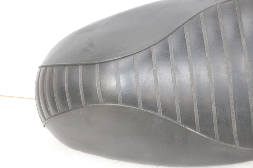 photo de SIEDZENIE PEUGEOT DJANGO 4T 50 (2014 - 2019) - Widok z bliska