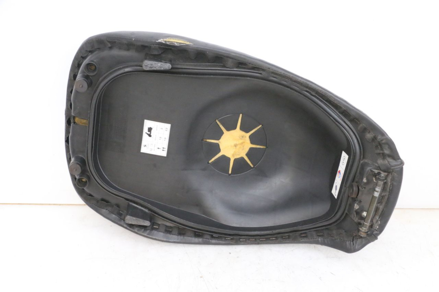 photo de SIEDZENIE PEUGEOT DJANGO 4T 50 (2014 - 2019) - Stan powierzchni