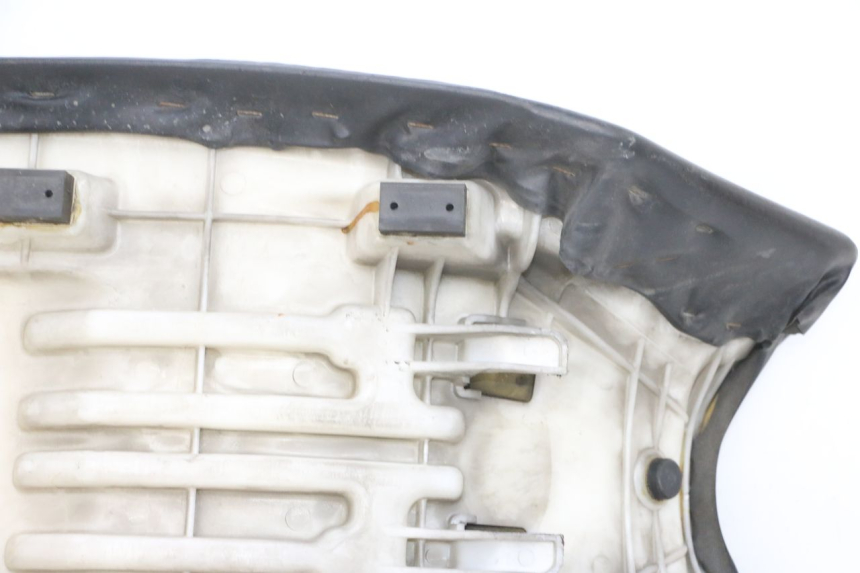 photo de SIEDZENIE SUZUKI DL V STROM 1000 (2002 - 2007) - Struktura - zbliżenie