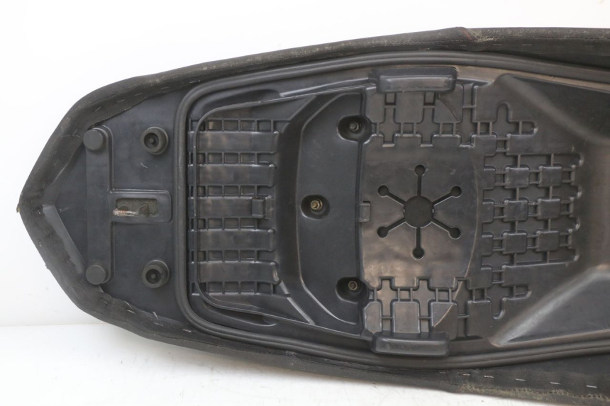 photo de SIEDZENIE LONGJIA EASY MAX 125 (2020 - 2024) - Punkty mocowania