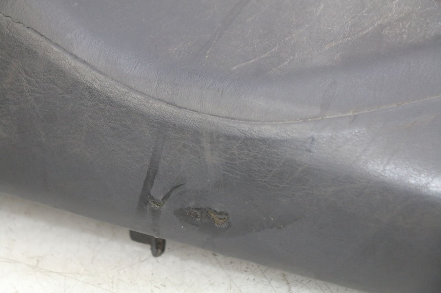 photo de SIEDZENIE PEUGEOT ELYSEO 125 (1999 - 2004) - Oznaczenia i referencje