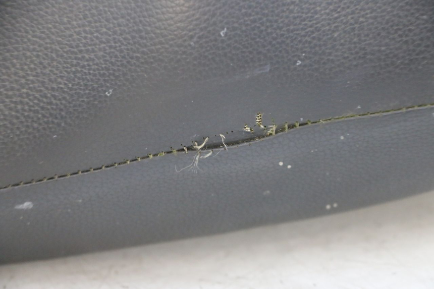 photo de SIEDZENIE PEUGEOT ELYSEO 125 (1999 - 2004) - Struktura - zbliżenie