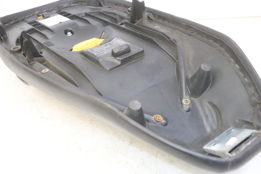 photo de SIEDZENIE PEUGEOT ELYSTAR 125 (2002 - 2007) - Zoom stanu zużycia