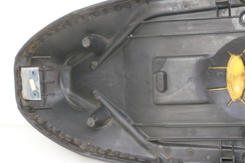 photo de SIEDZENIE PEUGEOT ELYSTAR 50 (2002 - 2014) - Zbliżenie techniczne