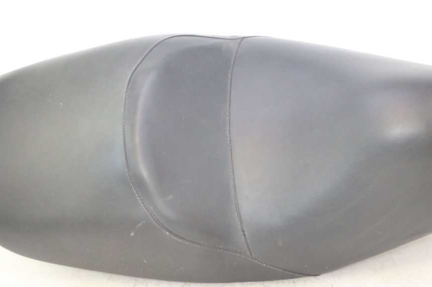 photo de SIEDZENIE HONDA FES PANTHEON 2T 125 (1998 - 2002) - Widok profilu
