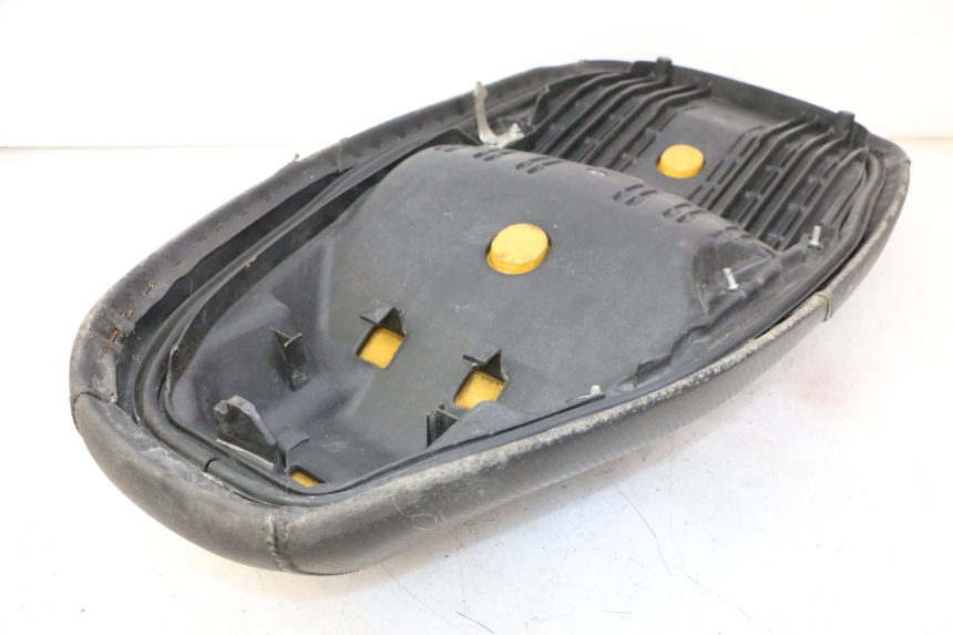 photo de SIEDZENIE HONDA FES S-WING SWING ABS 125 (2007 - 2015) - Widok z bliska