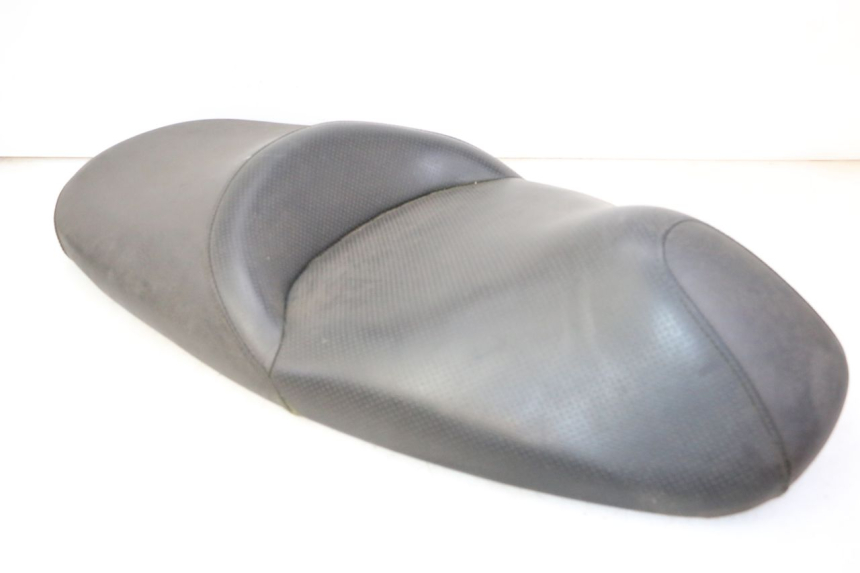 photo de SIEDZENIE HONDA FES S-WING SWING ABS 125 (2007 - 2015) - Zbliżenie techniczne