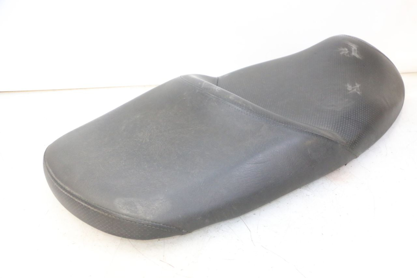 photo de SIEDZENIE HONDA FES S-WING SWING ABS 125 (2007 - 2015) - Widok z bliska