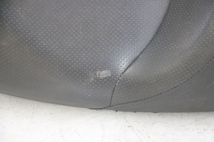 photo de SIEDZENIE HONDA FES S-WING SWING ABS 125 (2007 - 2015) - Zbliżenie techniczne