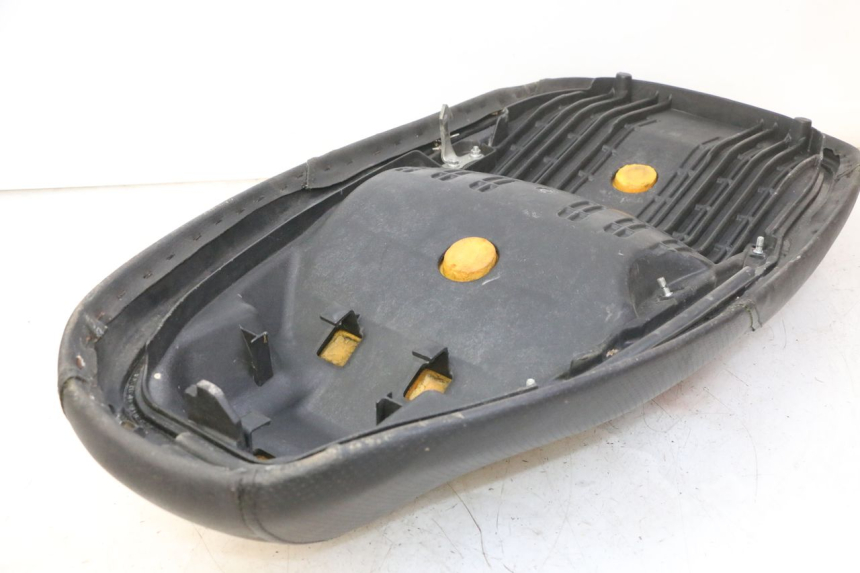 photo de SIEDZENIE HONDA FES S-WING SWING ABS 125 (2007 - 2015) - Zbliżenie techniczne