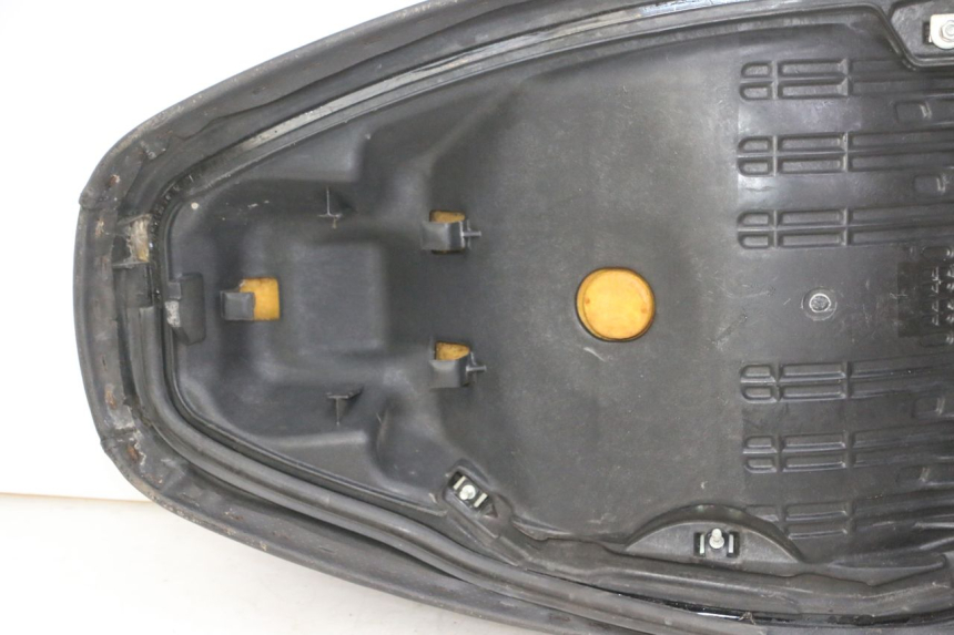 photo de SIEDZENIE HONDA FES S-WING SWING ABS 125 (2007 - 2015) - Punkty mocowania