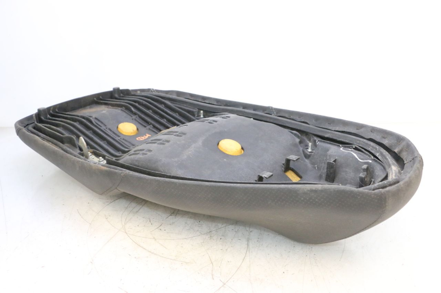 photo de SIEDZENIE HONDA FES S-WING SWING ABS 125 (2007 - 2015) - Widok z bliska