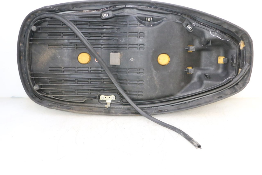 photo de SIEDZENIE HONDA FES S-WING SWING ABS 125 (2007 - 2015) - Struktura - zbliżenie
