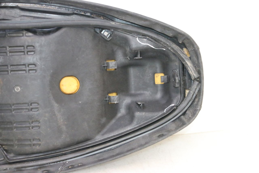 photo de SIEDZENIE HONDA FES S-WING SWING ABS 125 (2007 - 2015) - Widok profilu