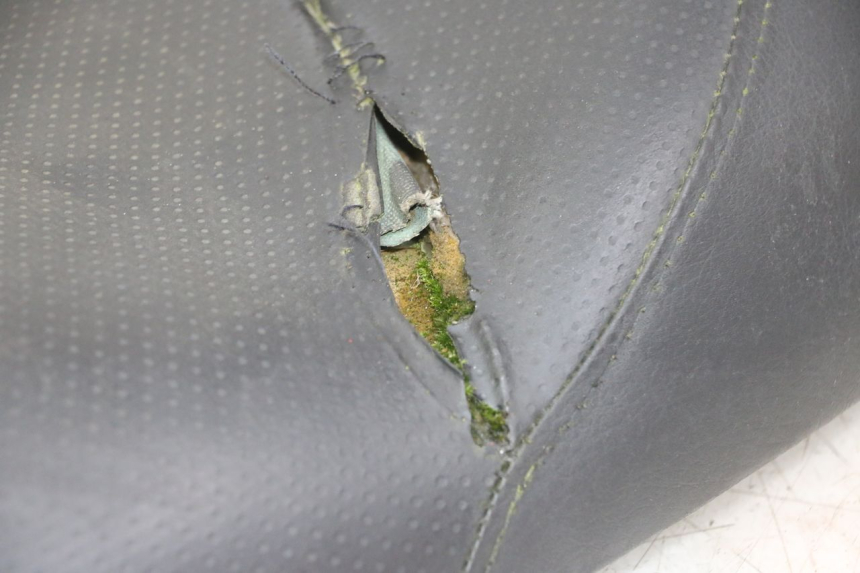 photo de SIEDZENIE HONDA FES S-WING SWING 125 (2007 - 2015) - Zoom stanu zużycia