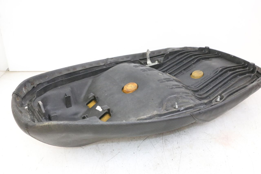 photo de SIEDZENIE HONDA FES S-WING SWING 125 (2007 - 2015) - Oznaczenia i referencje