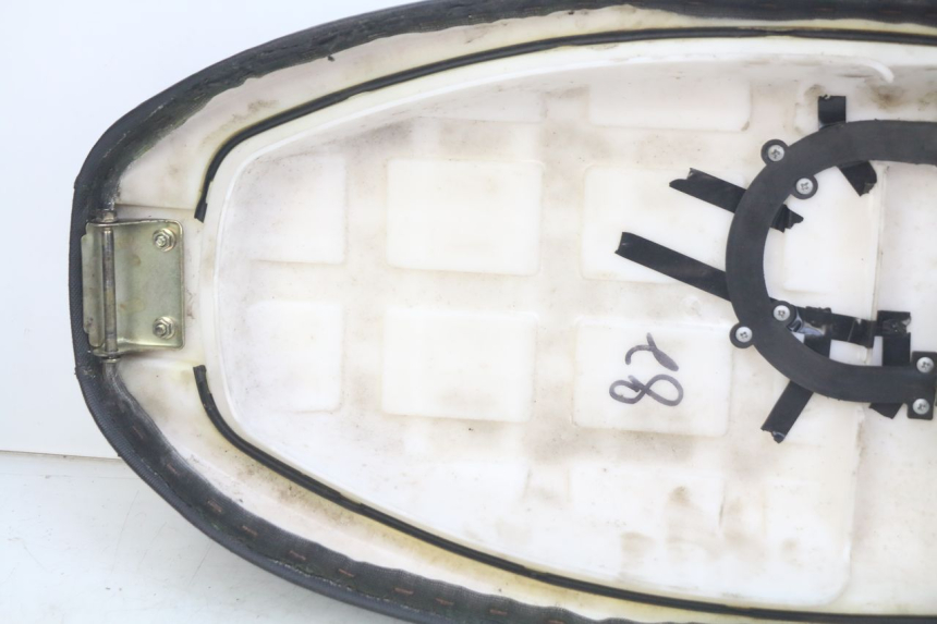 photo de SIEDZENIE KREIDLER FLORY CLASSIC 4T 50 (2013 - 2023) - Szczegóły charakterystyczne