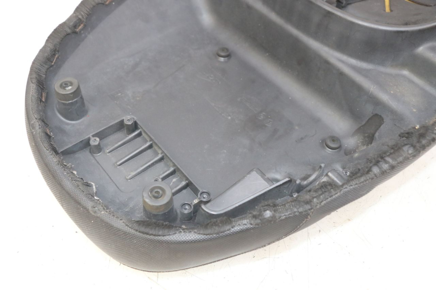 photo de SIEDZENIE PIAGGIO FLY 2T 50 (2004 - 2017) - Zbliżenie komponentów