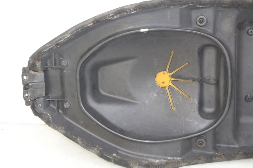 photo de SIEDZENIE PIAGGIO FLY 2T 50 (2004 - 2017) - Kontrola wizualna