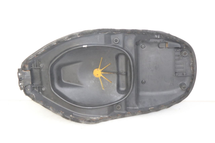 photo de SIEDZENIE PIAGGIO FLY 2T 50 (2004 - 2017) - Alternatywny kąt