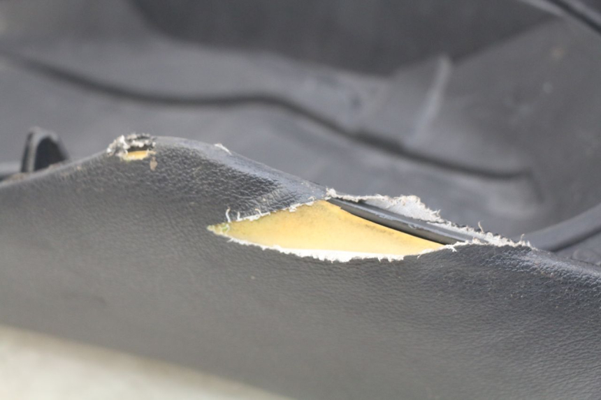 photo de SIEDZENIE PIAGGIO FLY 4T 50 (2013 - 2017) - Zbliżenie komponentów