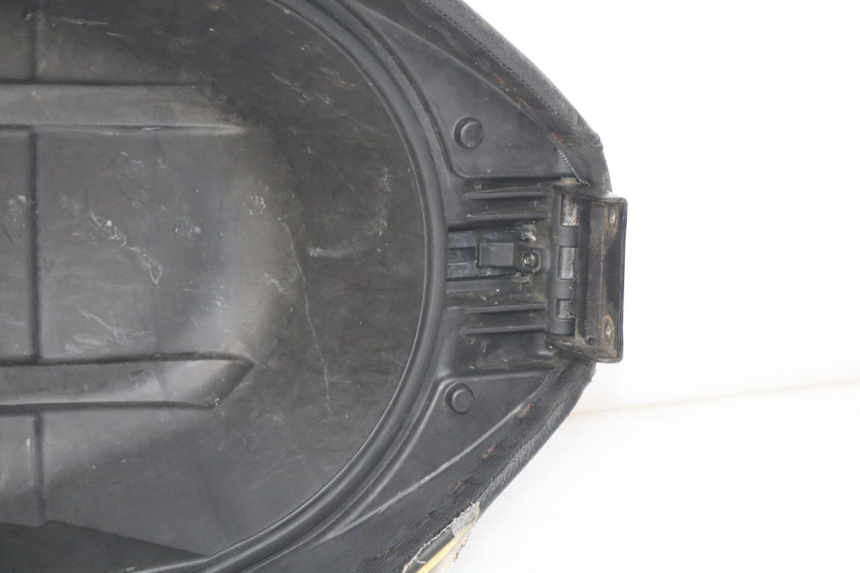 photo de SIEDZENIE PIAGGIO FLY 4T 50 (2013 - 2017) - Widok z bliska