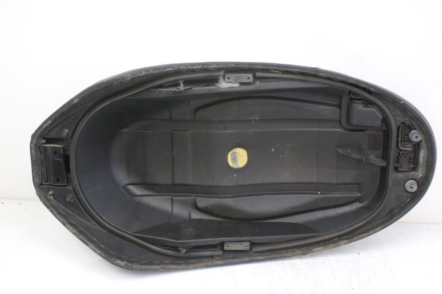 photo de SIEDZENIE PIAGGIO FLY 4T 50 (2013 - 2017) - Szczegół części