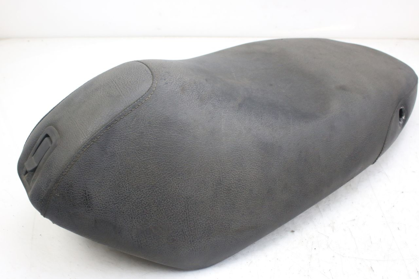 photo de SIEDZENIE PIAGGIO FLY 4T 50 (2013 - 2017) - Szczegóły charakterystyczne