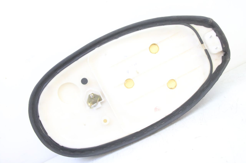 photo de SIEDZENIE VENESI FLY RETRO 4T 50 (2020 - 2025) - Widok ogólny