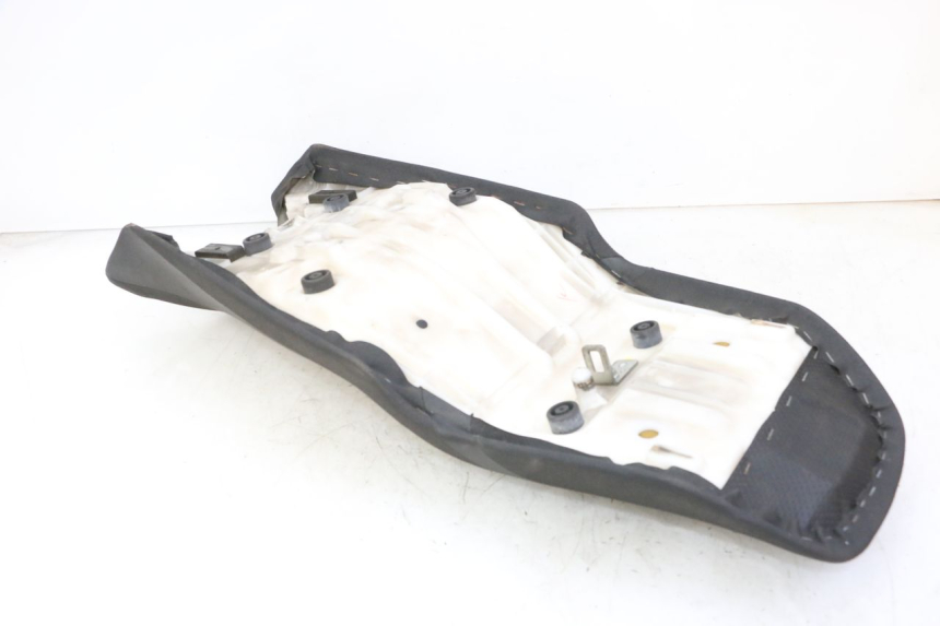 photo de SIEDZENIE YAMAHA FZ6 FAZER S2 600 (2007 - 2011) - Zbliżenie techniczne