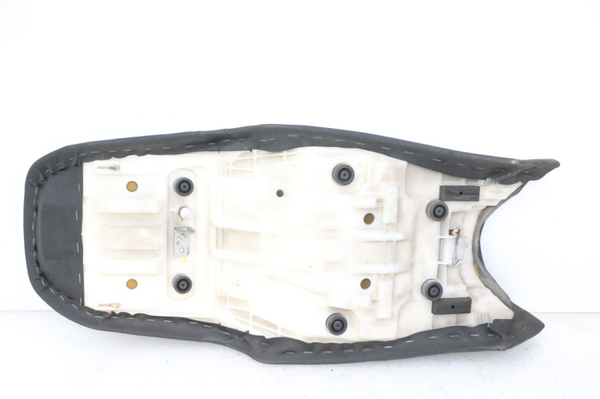 photo de SIEDZENIE YAMAHA FZ6 FAZER S2 600 (2007 - 2011) - Oznaczenia i referencje