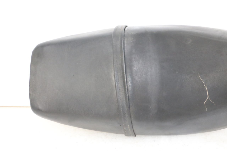 photo de SIEDZENIE HYOSUNG GF 125 (2001 - 2005) - Widok z bliska