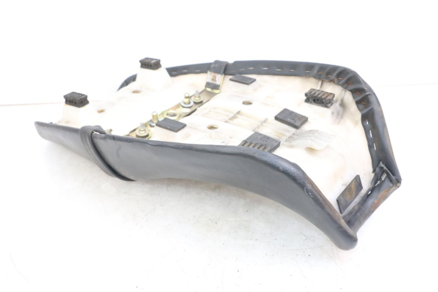 photo de SIEDZENIE HYOSUNG GF 125 (2001 - 2005) - Zoom stanu zużycia