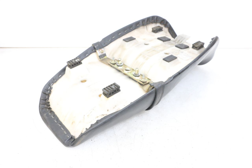 photo de SIEDZENIE HYOSUNG GF 125 (2001 - 2005) - Inny kąt widzenia