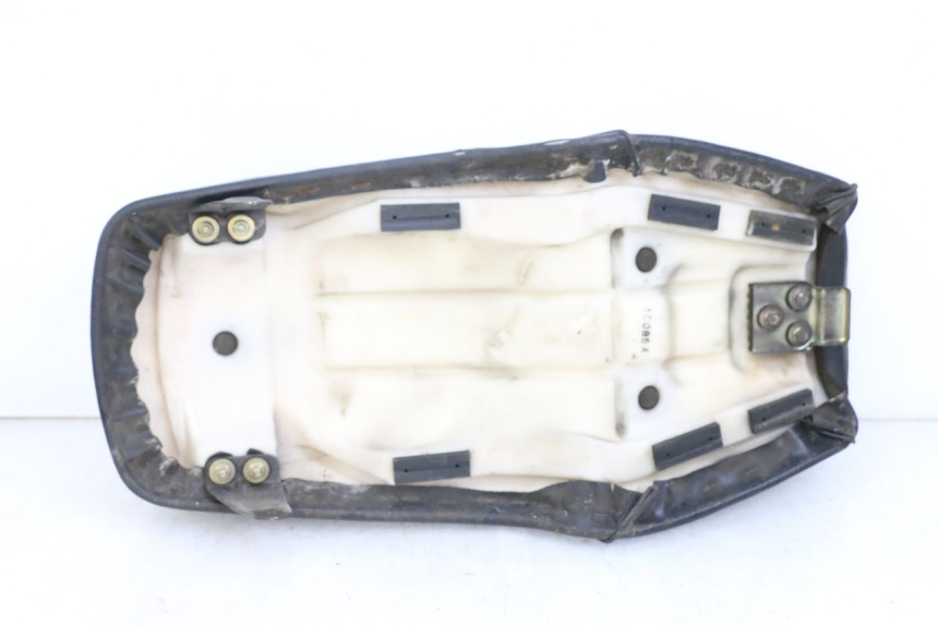 photo de SIEDZENIE SUZUKI GN 125 (1997 - 2000) - Zoom stanu zużycia