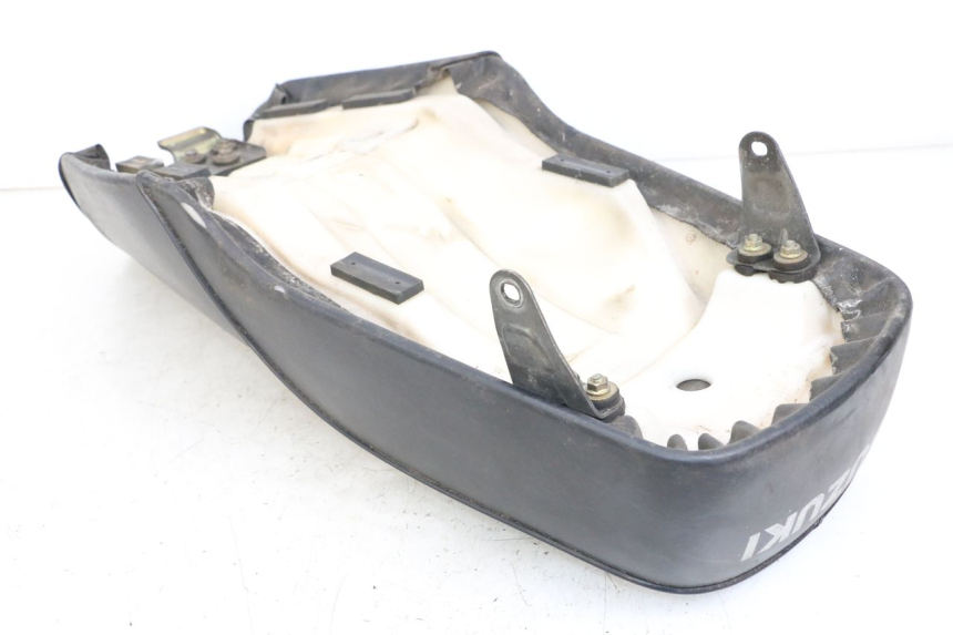 photo de SIEDZENIE SUZUKI GN 125 (1997 - 2000) - Widok ogólny